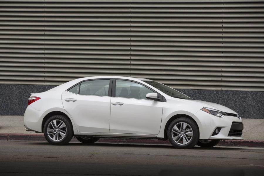  Toyota Corolla 2014 года  (фото 130 из 212)